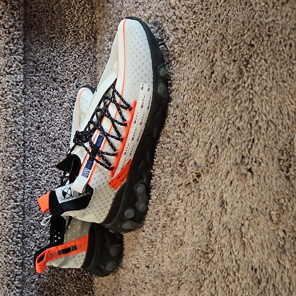 React WR Ispa 'Aqua Red'. - Picture 1 of 5